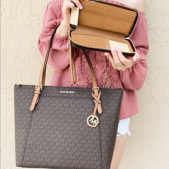 Gaby’sBags👜💕-NWT Michael Kors Tote&Wallet - Picture 3 of 8
